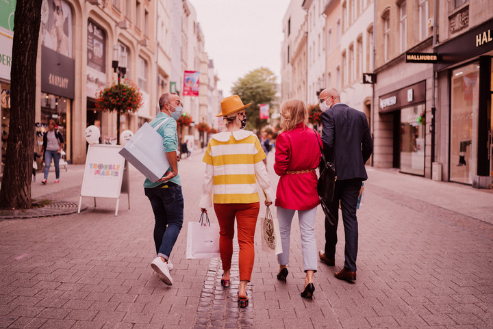 New shops in town shopping en ville